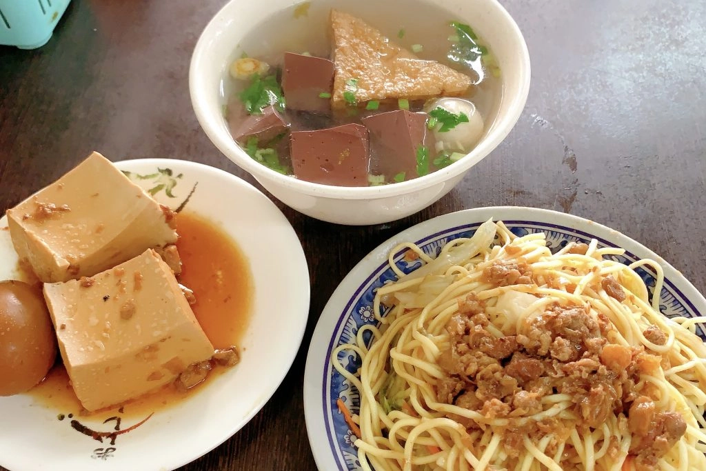 台中西區|珍品小吃.模範街米粉芋很好吃,朋友推薦炒麵台中第一 @飛天璇的口袋 台中西區|珍品小吃.模範街米粉芋很好吃,朋友推薦炒麵台中第一 @飛天璇的口袋