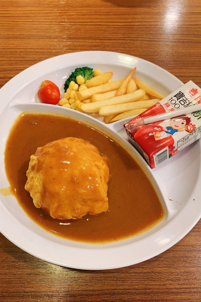 台中北區|CoCo壹番屋咖哩 中友百貨B3.日本來開的咖哩專賣店,兒童餐CP值高還送扭蛋 @飛天璇的口袋 台中北區|CoCo壹番屋咖哩 中友百貨B3.日本來開的咖哩專賣店,兒童餐CP值高還送扭蛋 @飛天璇的口袋