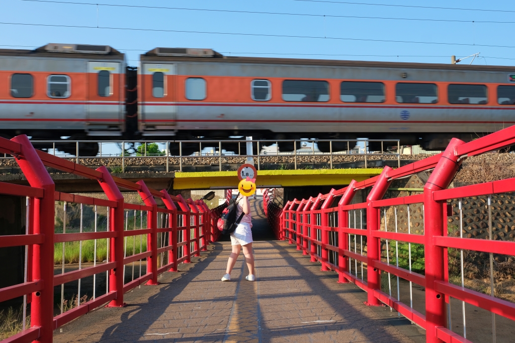 台中清水|清水橋中橋.五福圳自行車道,特殊火車經過橋中橋,補捉日系小清新場景 @飛天璇的口袋 台中清水|清水橋中橋.五福圳自行車道,特殊火車經過橋中橋,補捉日系小清新場景 @飛天璇的口袋