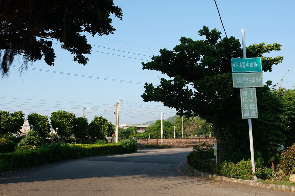 台中清水｜清水橋中橋．五福圳自行車道，特殊火車經過橋中橋，補捉日系小清新場景 @飛天璇的口袋