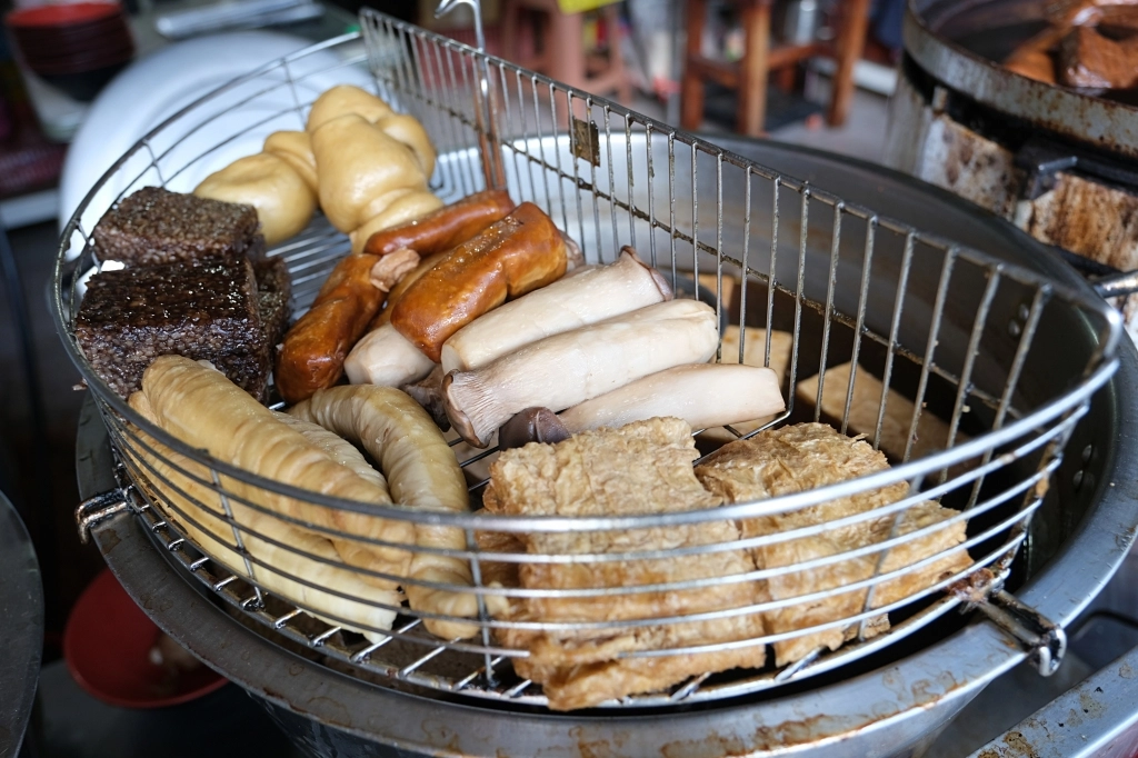 台中和平｜白冷客家滷豆干．谷關白冷三寶之一，在谷關路上順吃豆乾 @飛天璇的口袋