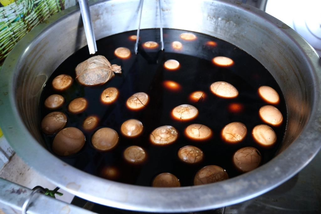 台中和平｜白冷客家滷豆干．谷關白冷三寶之一，在谷關路上順吃豆乾 @飛天璇的口袋