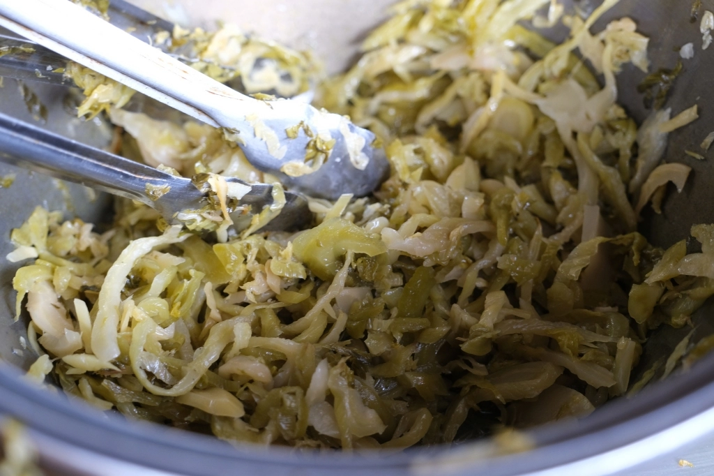 台中和平｜白冷客家滷豆干．谷關白冷三寶之一，在谷關路上順吃豆乾 @飛天璇的口袋