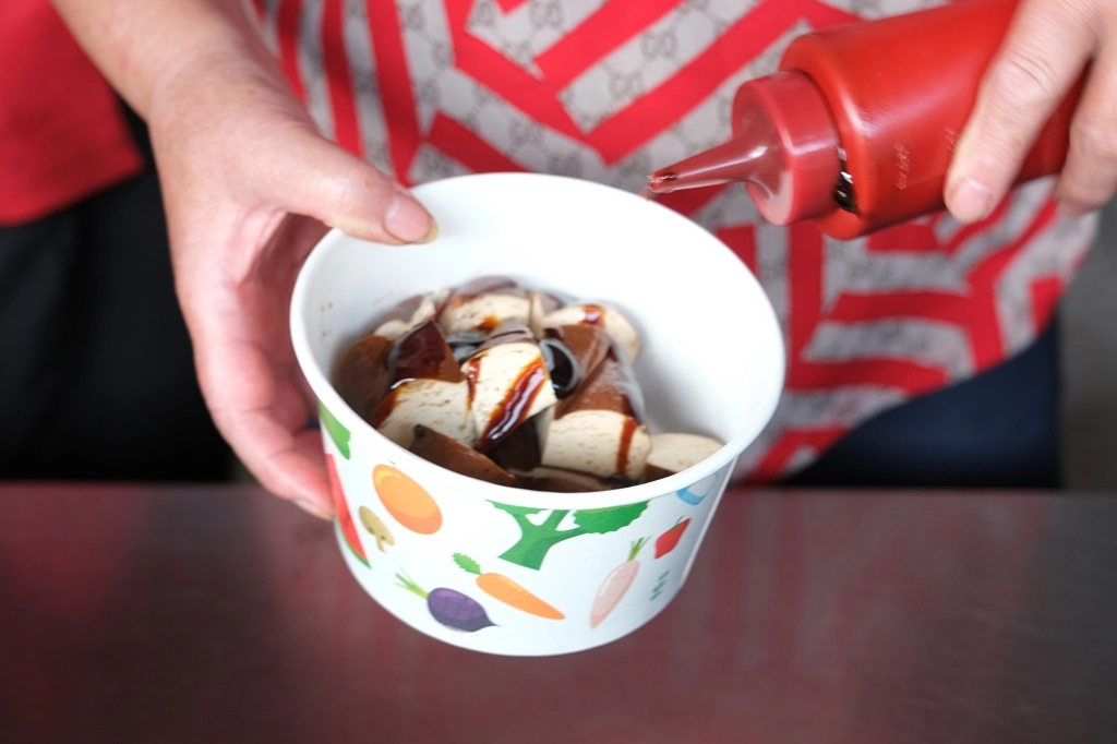 台中和平｜白冷客家滷豆干．谷關白冷三寶之一，在谷關路上順吃豆乾 @飛天璇的口袋