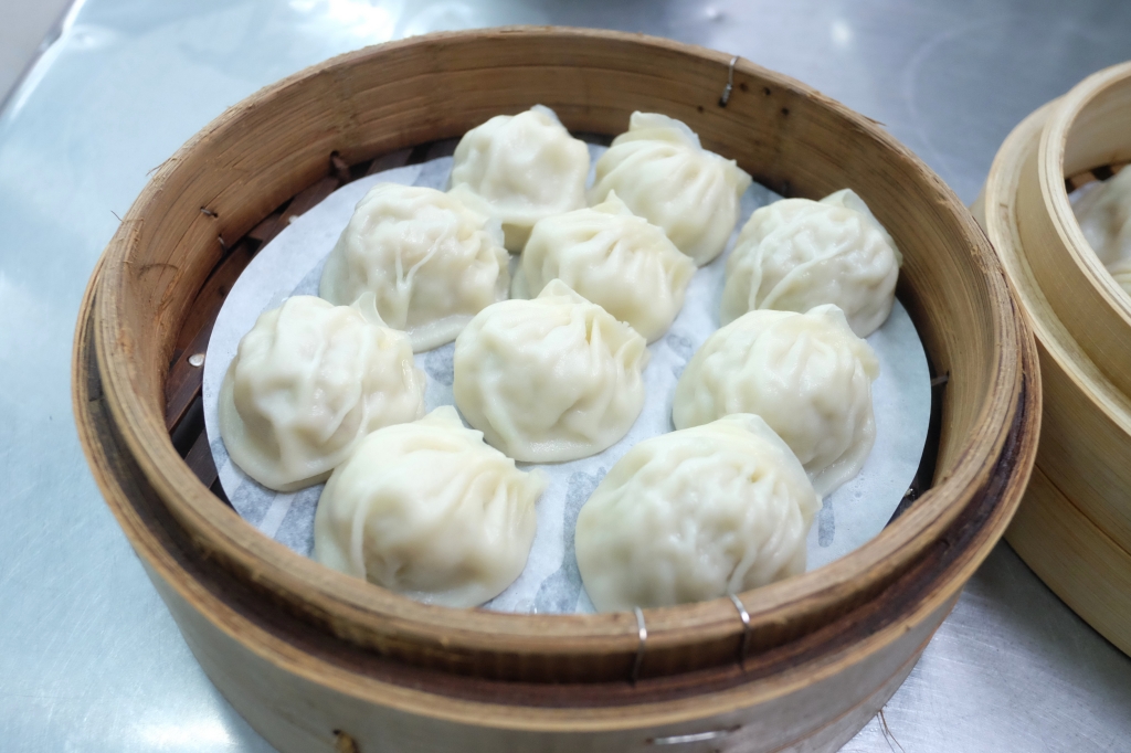 嘉義東區｜豆豆小籠湯包．嘉義版的平價鼎泰豐，還沒開始營業就排隊 @飛天璇的口袋