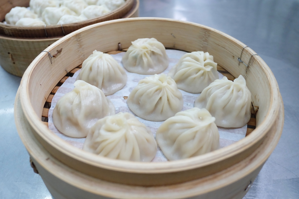 嘉義東區｜豆豆小籠湯包．嘉義版的平價鼎泰豐，還沒開始營業就排隊 @飛天璇的口袋