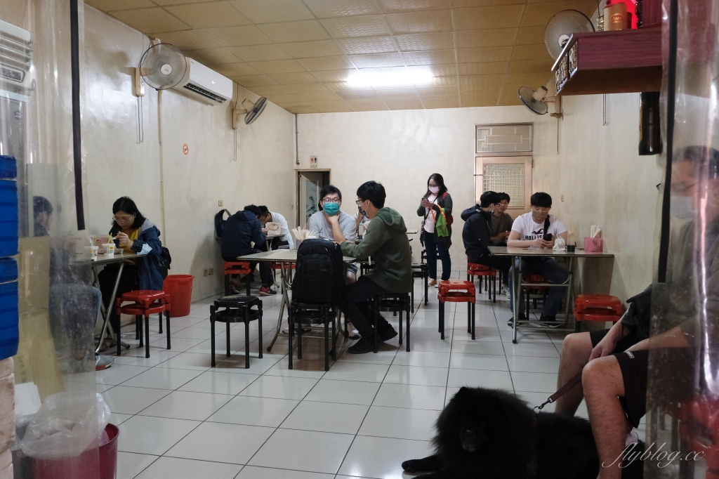 新竹東區｜皇膳湯包，一天只賣4.5小時的人氣湯包，新竹現點現做的發財車小籠包 @飛天璇的口袋