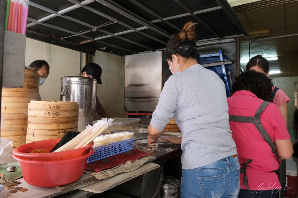 新竹東區｜皇膳湯包，一天只賣4.5小時的人氣湯包，新竹現點現做的發財車小籠包 @飛天璇的口袋