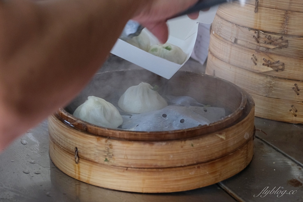 新竹東區｜皇膳湯包，一天只賣4.5小時的人氣湯包，新竹現點現做的發財車小籠包 @飛天璇的口袋