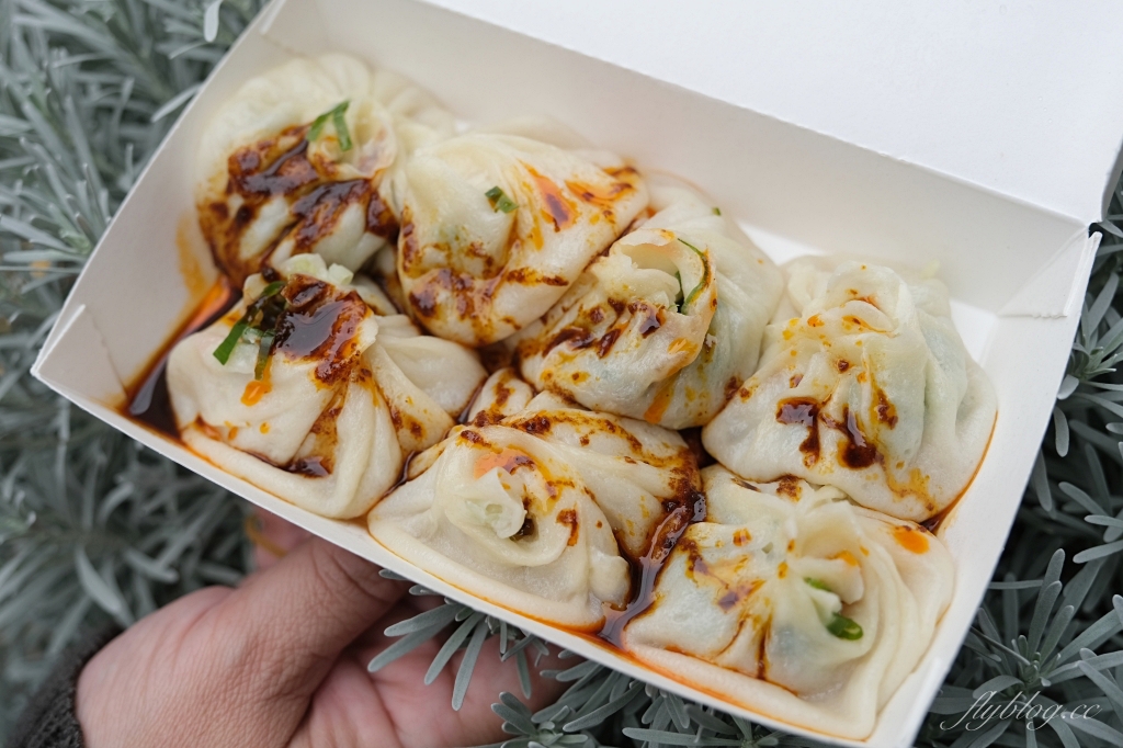 新竹東區｜皇膳湯包，一天只賣4.5小時的人氣湯包，新竹現點現做的發財車小籠包 @飛天璇的口袋