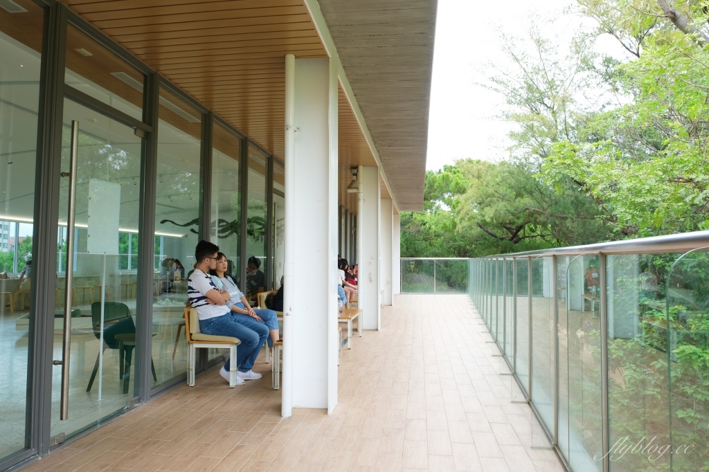 新竹東區｜春室 The POOL｜新竹公園裡的玻璃屋咖啡館，與蜷尾家、木更咖啡、興波咖啡等人氣美食跨界合作 @飛天璇的口袋