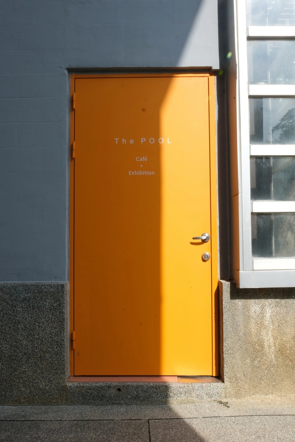 新竹東區｜春室 The POOL｜新竹公園裡的玻璃屋咖啡館，與蜷尾家、木更咖啡、興波咖啡等人氣美食跨界合作 @飛天璇的口袋