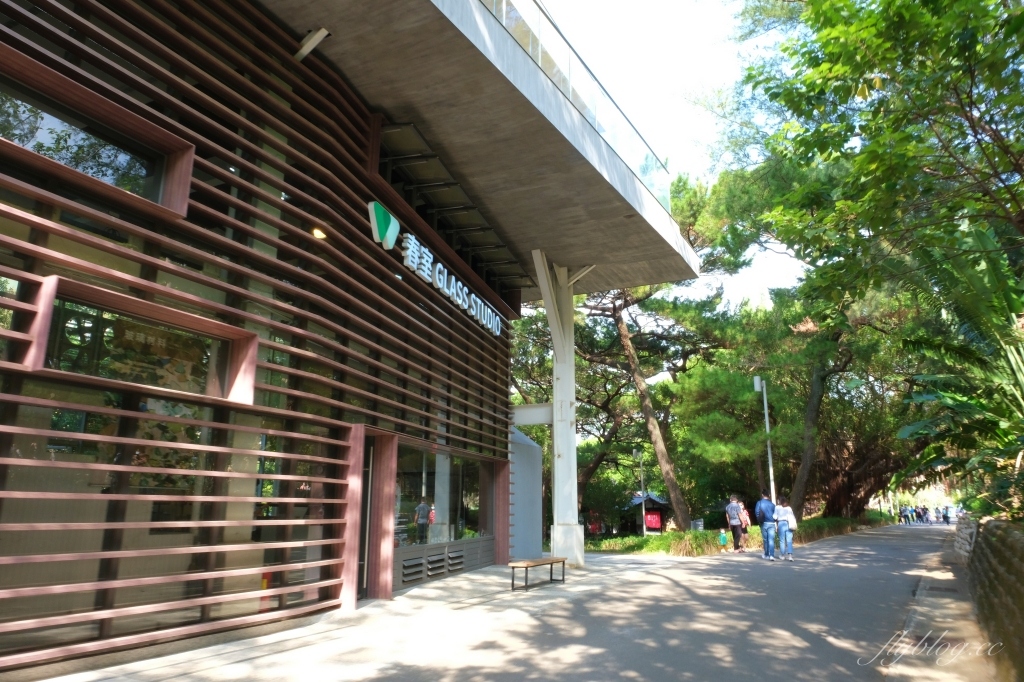 新竹東區｜春室 The POOL｜新竹公園裡的玻璃屋咖啡館，與蜷尾家、木更咖啡、興波咖啡等人氣美食跨界合作 @飛天璇的口袋
