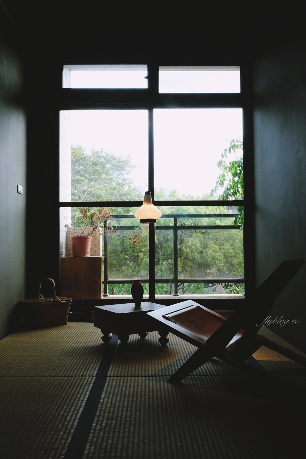 新竹北區｜無恙｜充滿美術館氛圍的老宅咖啡館，喝咖啡還可以欣賞奈良美智等藝術作品 @飛天璇的口袋