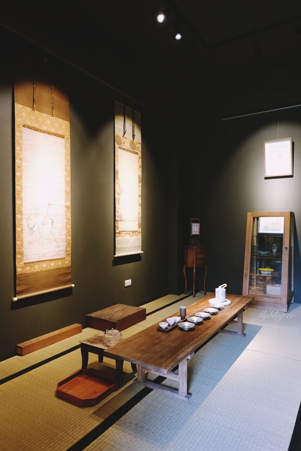 新竹北區｜無恙｜充滿美術館氛圍的老宅咖啡館，喝咖啡還可以欣賞奈良美智等藝術作品 @飛天璇的口袋