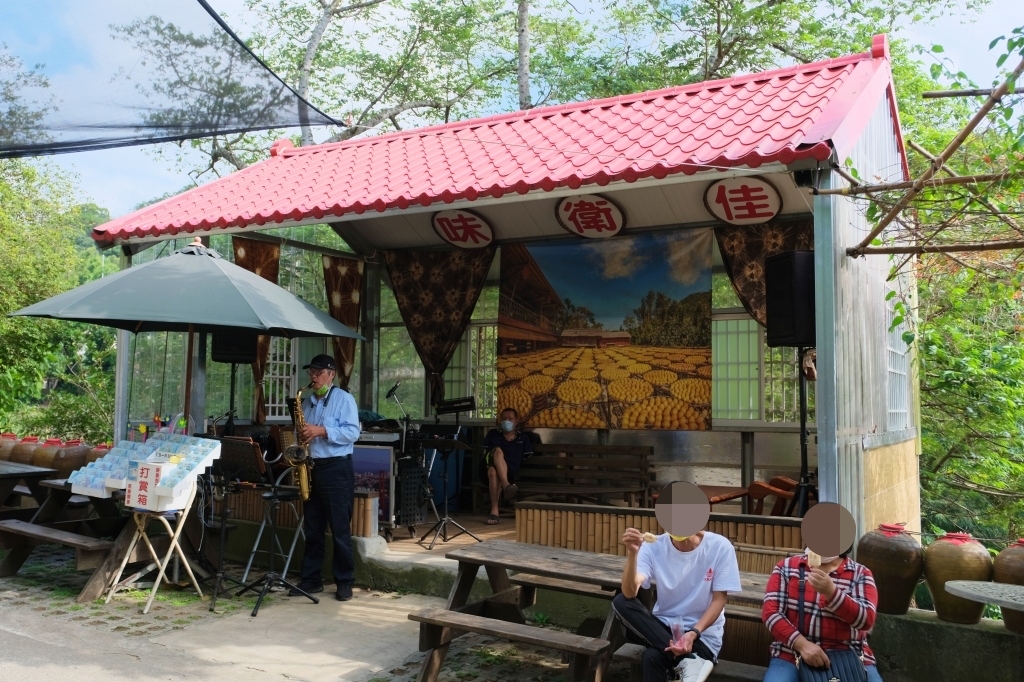 新竹新埔|味衛佳柿餅教育農園.秋天限定的三合院曬柿子,療癒又好拍的金色浪漫 @飛天璇的口袋 新竹新埔|味衛佳柿餅教育農園.秋天限定的三合院曬柿子,療癒又好拍的金色浪漫 @飛天璇的口袋