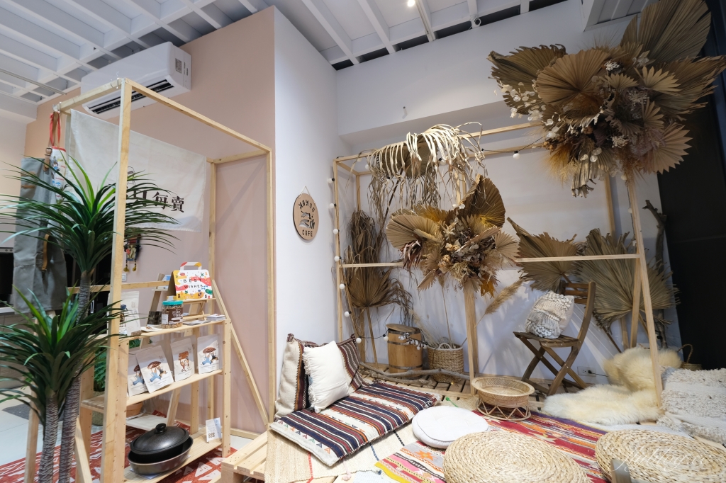 【台中北屯】也有咖啡 Mawoo，結合咖啡館和會議空間，空間明亮好拍的也有咖啡 @飛天璇的口袋