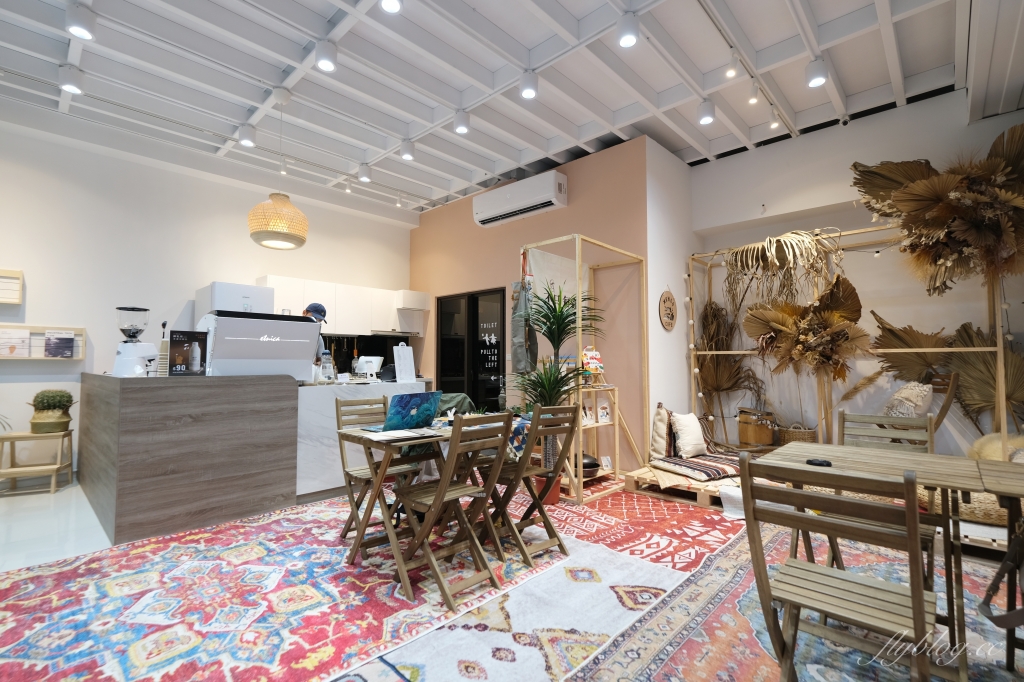 【台中北屯】也有咖啡 Mawoo，結合咖啡館和會議空間，空間明亮好拍的也有咖啡 @飛天璇的口袋