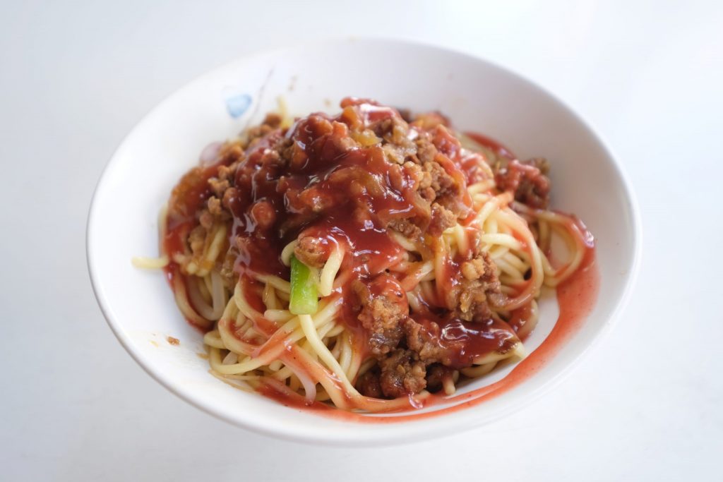 台中南屯｜嘉香早餐店，在地20年的超人氣傳統早餐店，必點總匯蛋餅和炒麵 @飛天璇的口袋