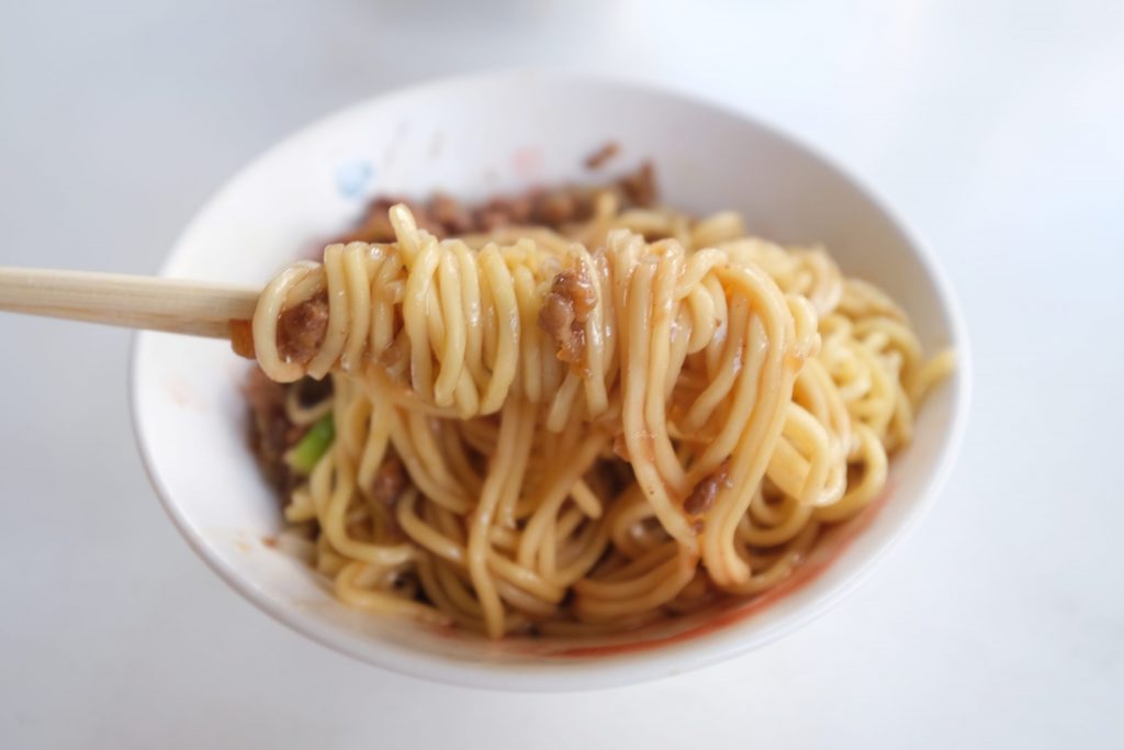 台中南屯|嘉香早餐店,在地20年的超人氣傳統早餐店,必點總匯蛋餅和炒麵 @飛天璇的口袋 台中南屯|嘉香早餐店,在地20年的超人氣傳統早餐店,必點總匯蛋餅和炒麵 @飛天璇的口袋