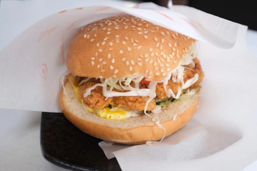 台中南屯|嘉香早餐店,在地20年的超人氣傳統早餐店,必點總匯蛋餅和炒麵 @飛天璇的口袋 台中南屯|嘉香早餐店,在地20年的超人氣傳統早餐店,必點總匯蛋餅和炒麵 @飛天璇的口袋