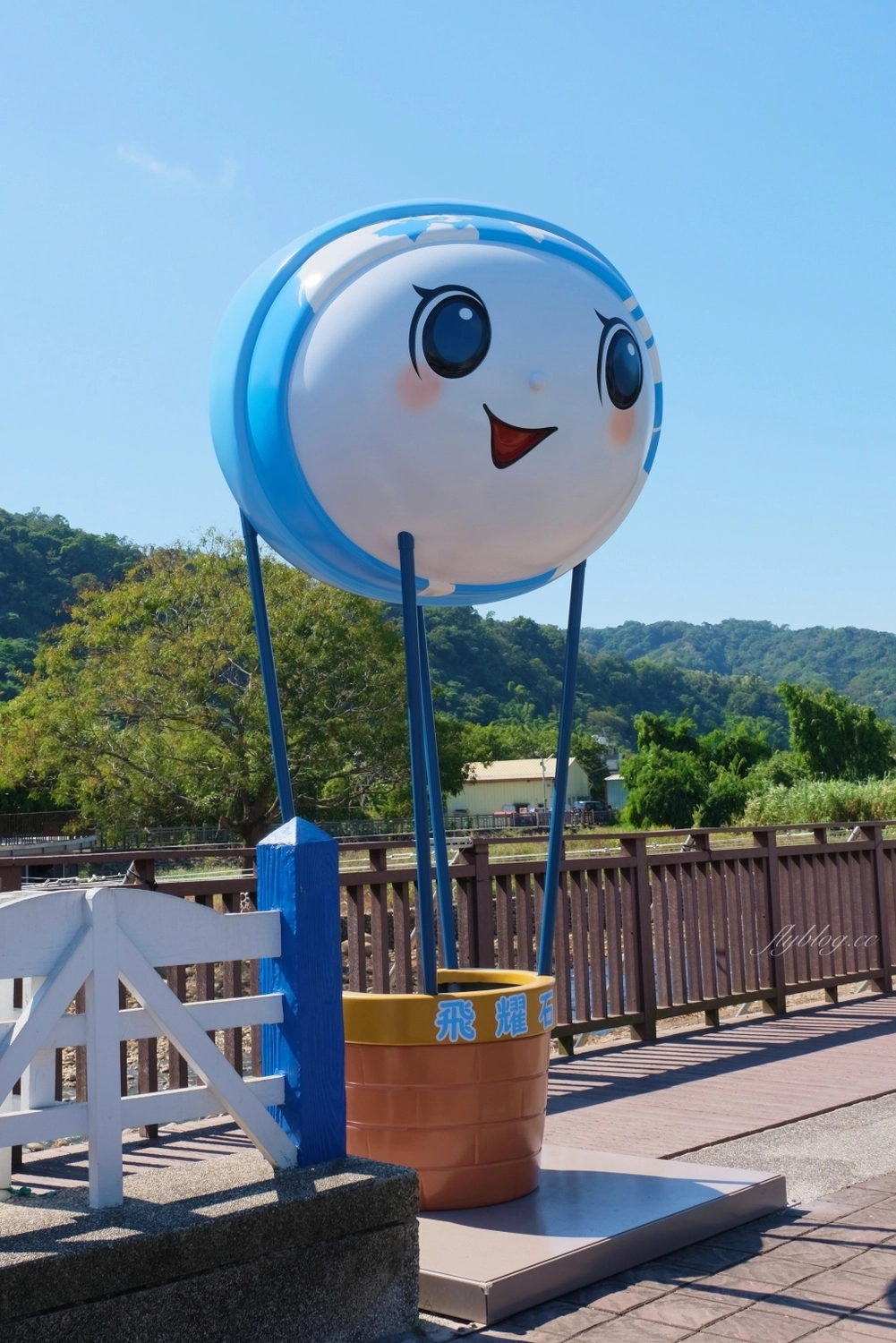 台中石岡｜石岡情人木橋．紫見石岡浪漫花漾園區，四大裝置藝術登場 @飛天璇的口袋