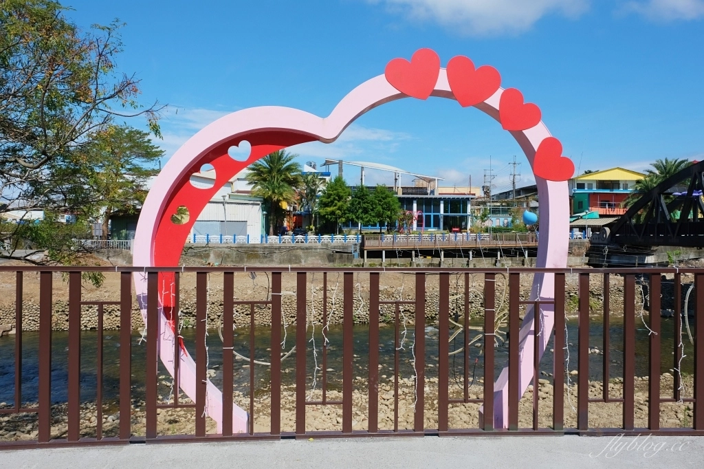 台中石岡｜石岡情人木橋．紫見石岡浪漫花漾園區，四大裝置藝術登場 @飛天璇的口袋