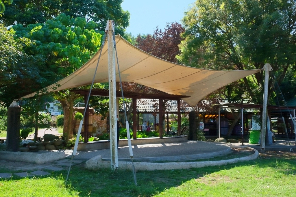 台中石岡｜石岡情人木橋．紫見石岡浪漫花漾園區，四大裝置藝術登場 @飛天璇的口袋