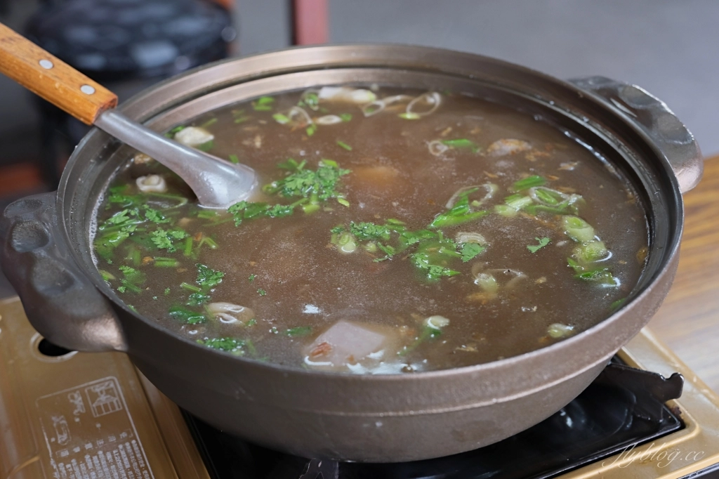 台中石岡｜土牛客家小吃．在地20年風味的客家料理，電視台也來採訪報導 @飛天璇的口袋