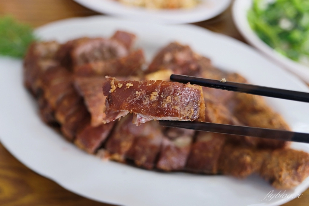 台中石岡｜土牛客家小吃．在地20年風味的客家料理，電視台也來採訪報導 @飛天璇的口袋