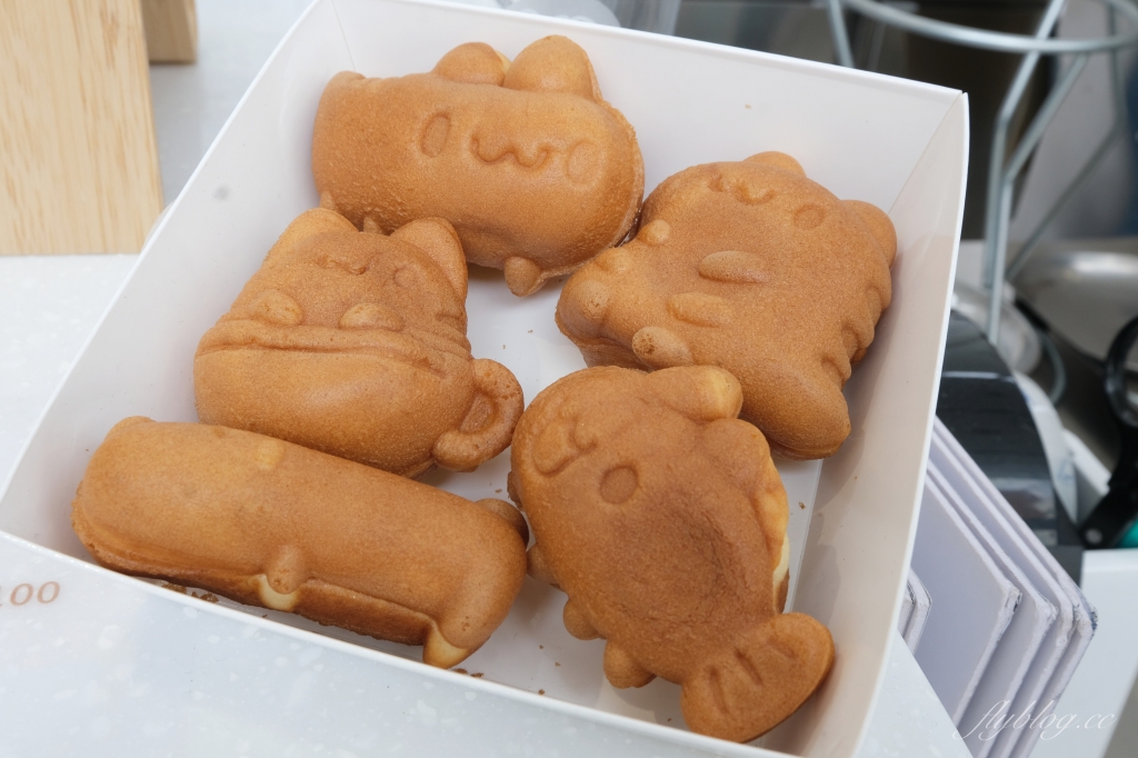 奶泡貓咖啡｜可愛的貓貓蟲咖波主題咖啡館，勤美誠品商圈透明玻璃屋 @飛天璇的口袋