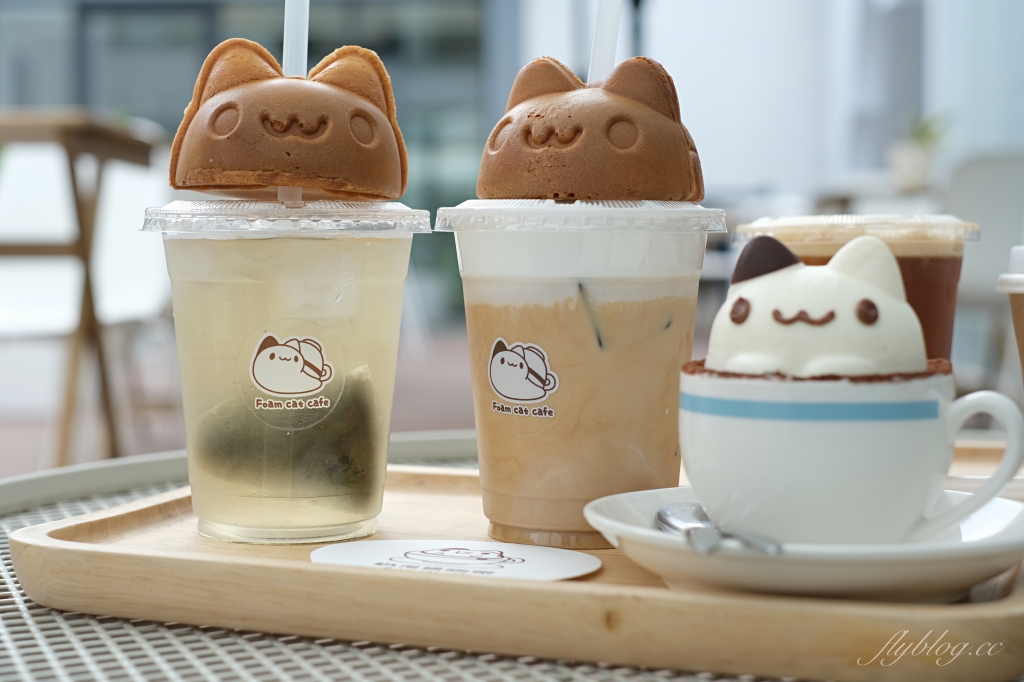 奶泡貓咖啡｜可愛的貓貓蟲咖波主題咖啡館，勤美誠品商圈透明玻璃屋 @飛天璇的口袋