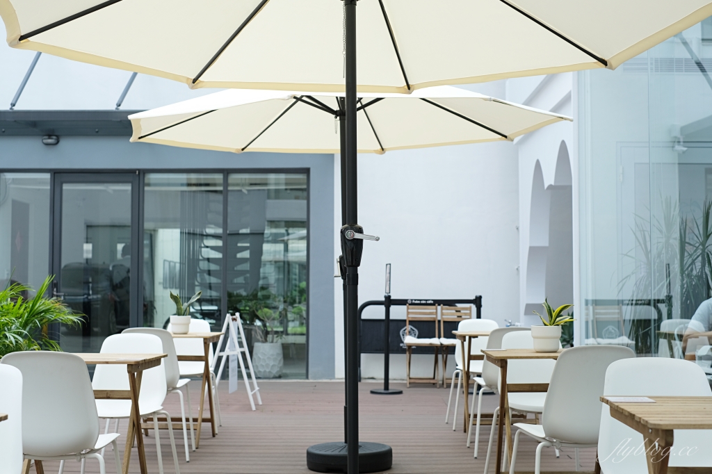 奶泡貓咖啡｜可愛的貓貓蟲咖波主題咖啡館，勤美誠品商圈透明玻璃屋 @飛天璇的口袋