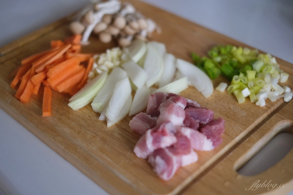 食譜分享｜韓式泡菜豆腐鍋做法，簡單又方便的韓式泡菜豆腐鍋食譜，冬天吃一鍋馬上暖呼呼 @飛天璇的口袋