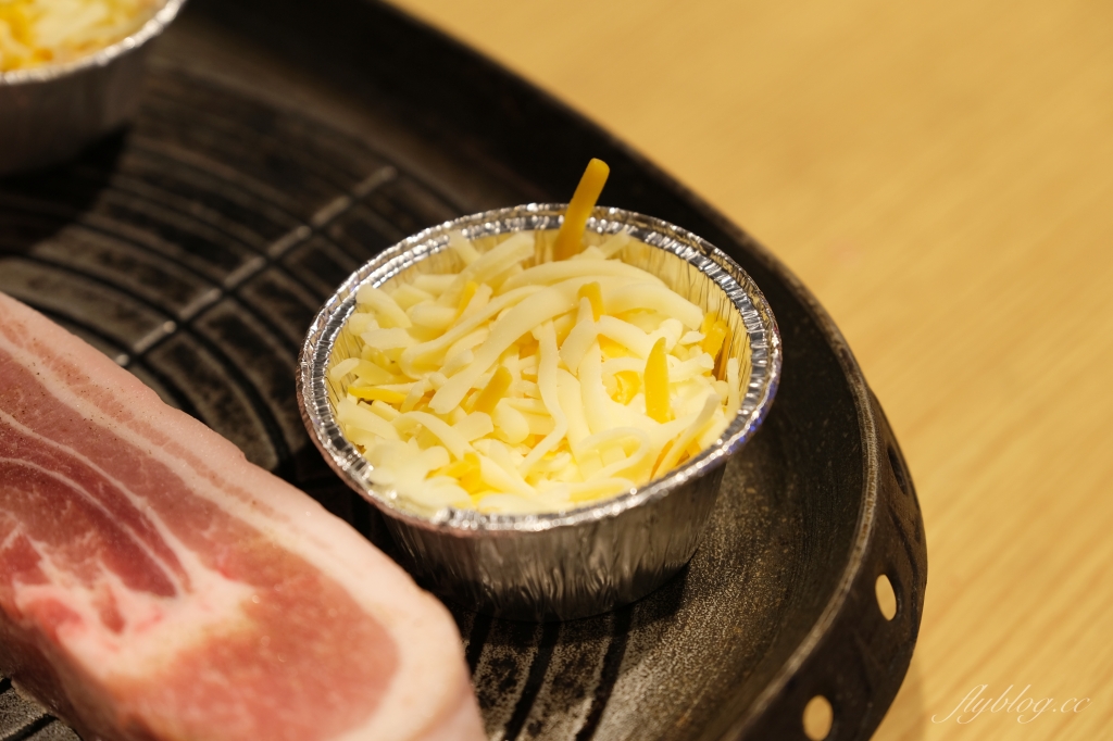 蔡家韓國烤肉專門店｜正宗極厚三層五花肉台中韓式烤肉，還有專人全程代烤桌邊服務 @飛天璇的口袋