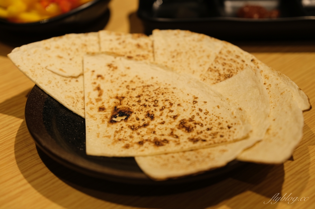 蔡家韓國烤肉專門店｜正宗極厚三層五花肉台中韓式烤肉，還有專人全程代烤桌邊服務 @飛天璇的口袋