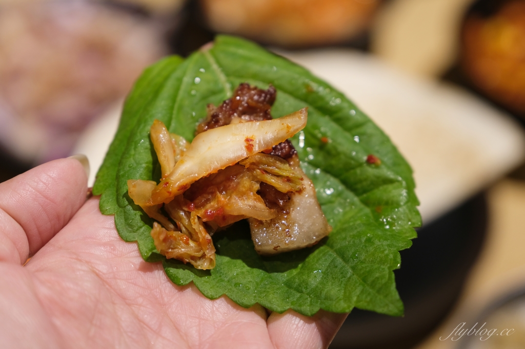 蔡家韓國烤肉專門店｜正宗極厚三層五花肉台中韓式烤肉，還有專人全程代烤桌邊服務 @飛天璇的口袋