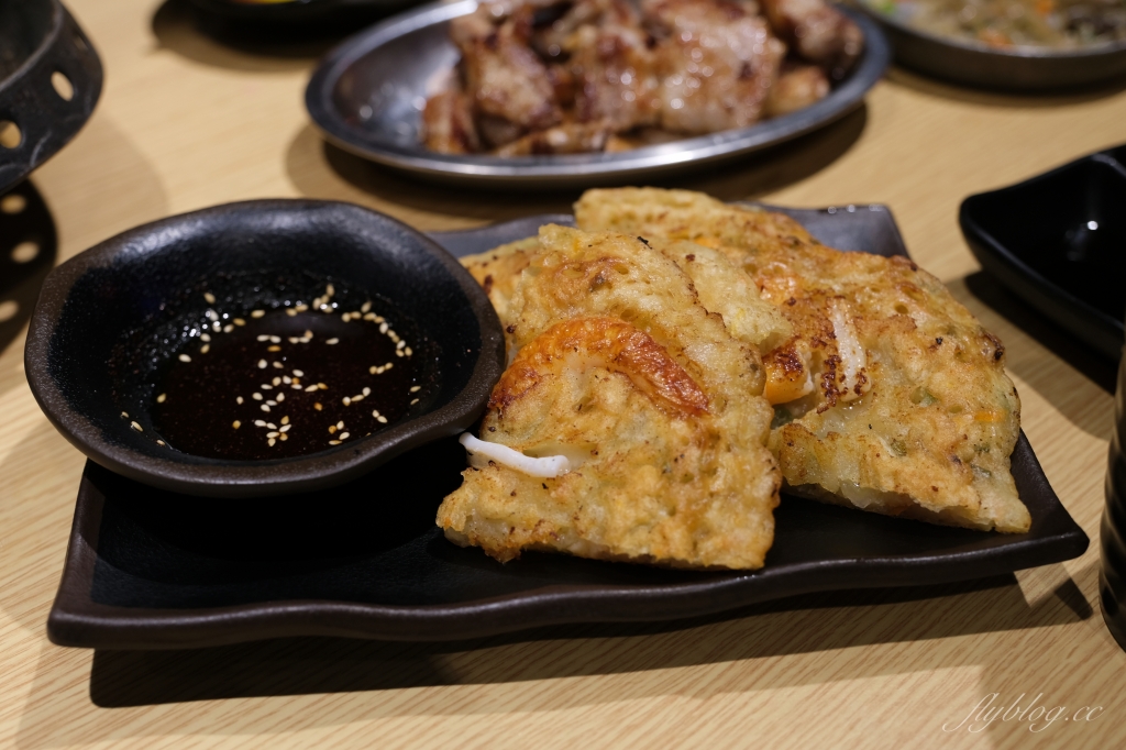 蔡家韓國烤肉專門店｜正宗極厚三層五花肉台中韓式烤肉，還有專人全程代烤桌邊服務 @飛天璇的口袋