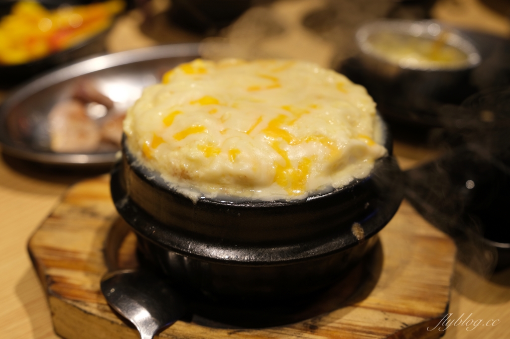 蔡家韓國烤肉專門店｜正宗極厚三層五花肉台中韓式烤肉，還有專人全程代烤桌邊服務 @飛天璇的口袋