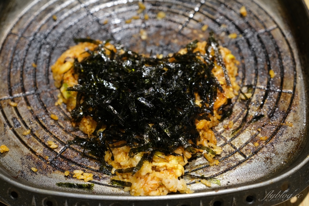 蔡家韓國烤肉專門店｜正宗極厚三層五花肉台中韓式烤肉，還有專人全程代烤桌邊服務 @飛天璇的口袋