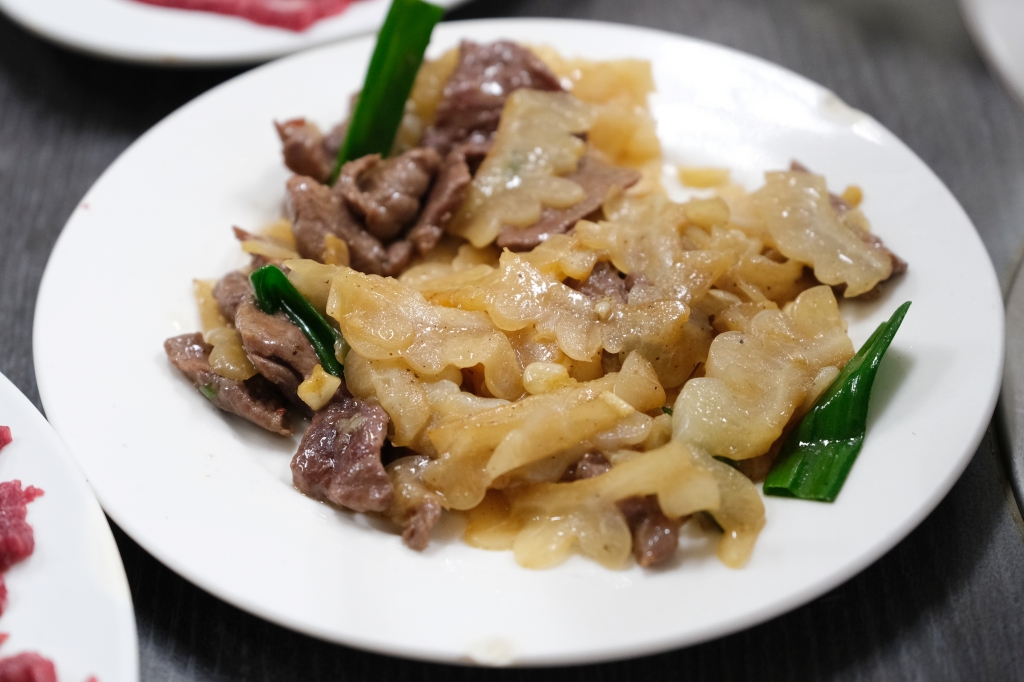 台南仁德｜輝哥牛肉爐．台南超人氣溫體牛肉鍋，食材新鮮價格實在 @飛天璇的口袋