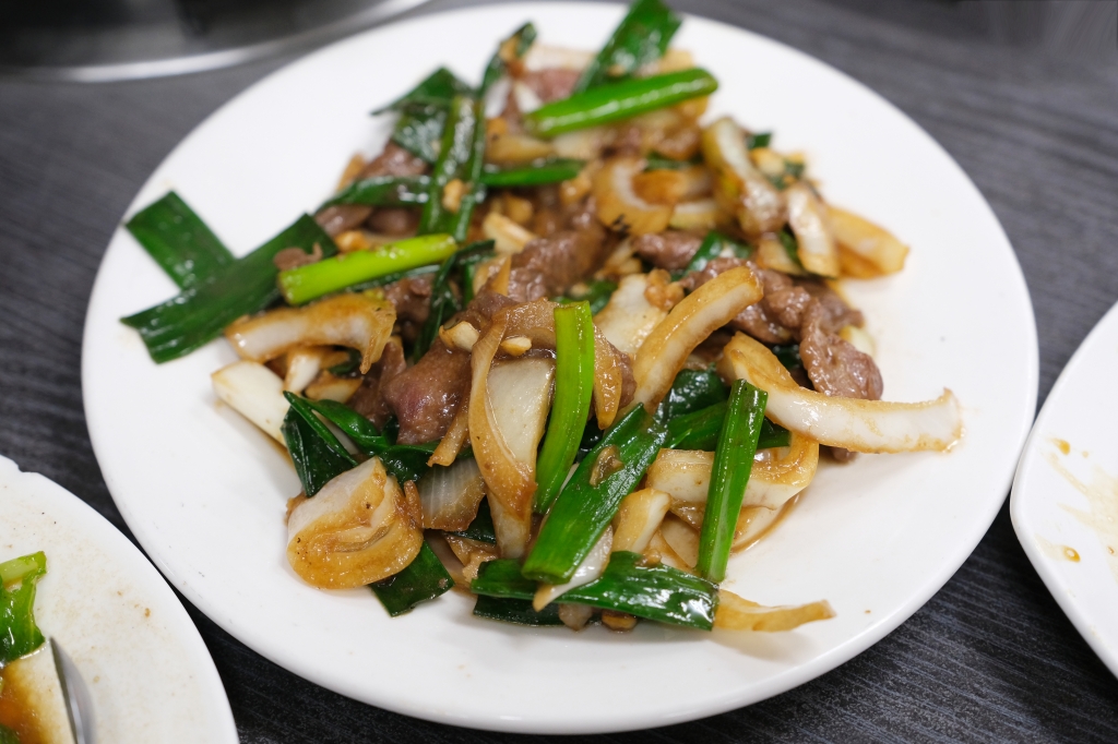 台南仁德｜輝哥牛肉爐．台南超人氣溫體牛肉鍋，食材新鮮價格實在 @飛天璇的口袋