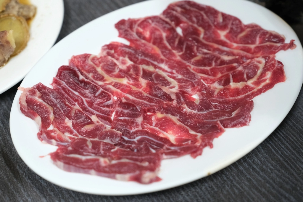 台南仁德｜輝哥牛肉爐．台南超人氣溫體牛肉鍋，食材新鮮價格實在 @飛天璇的口袋