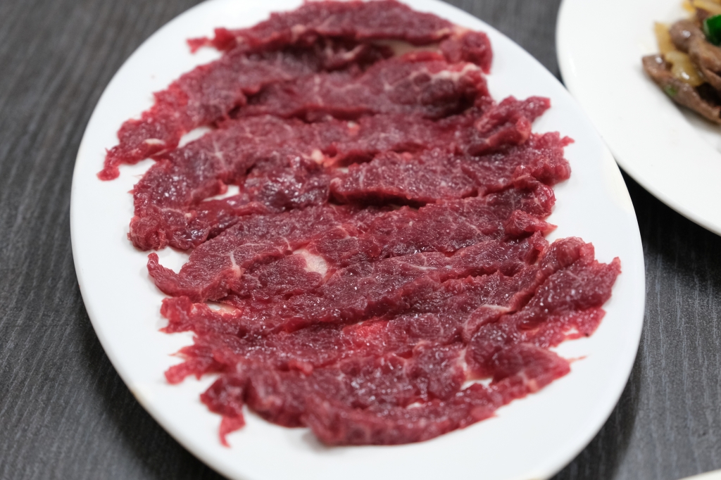 台南仁德｜輝哥牛肉爐．台南超人氣溫體牛肉鍋，食材新鮮價格實在 @飛天璇的口袋