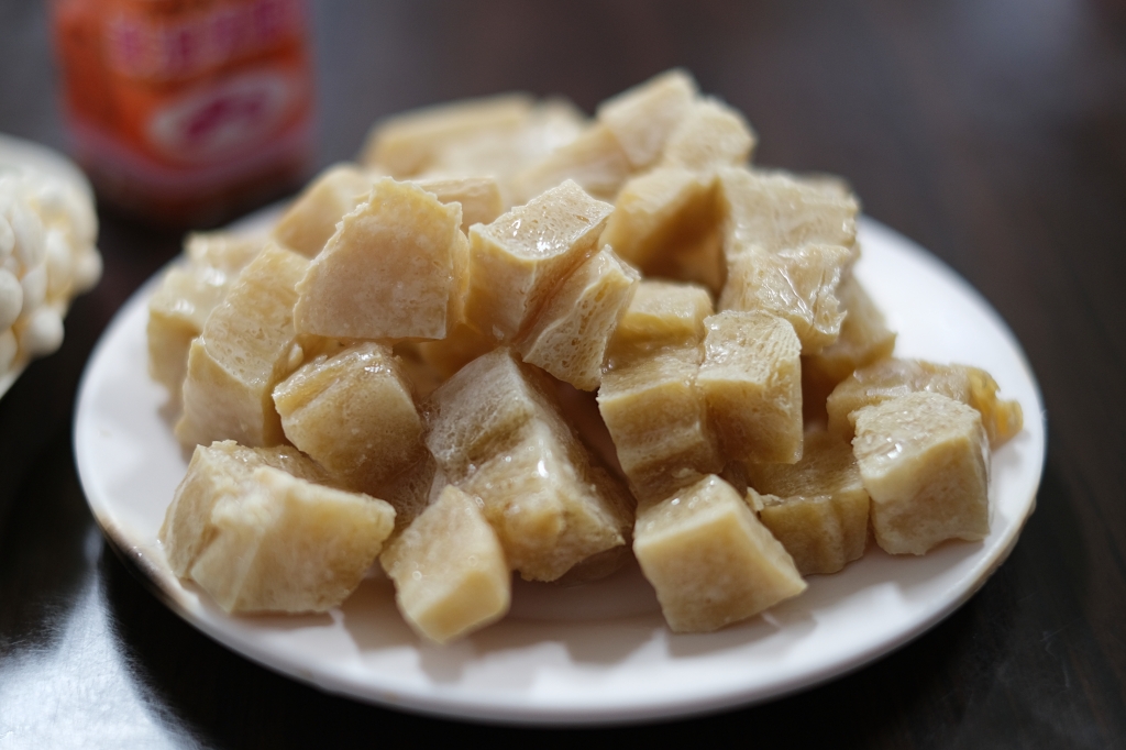 苗栗後龍｜老余牛家莊．用臉盆吃的牛肉鍋，後龍最超人氣必吃美食 @飛天璇的口袋