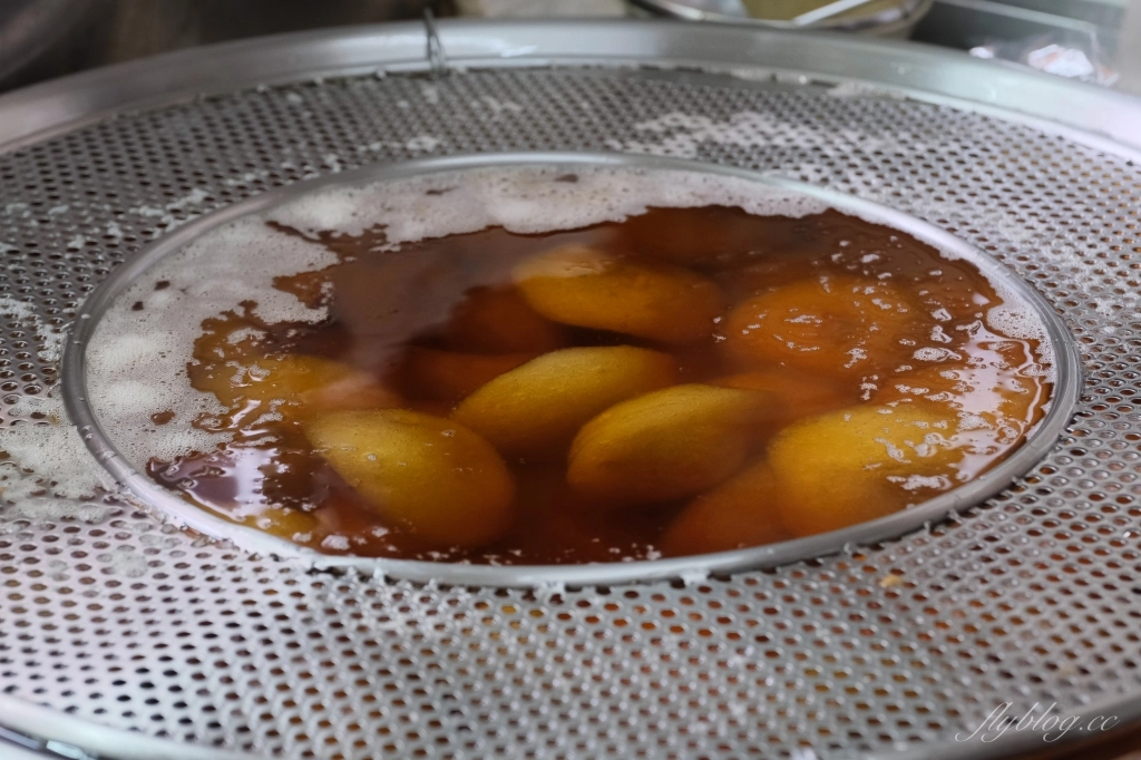 彰化美食｜順利肉圓．加了肉絲的的隱藏版肉圓，碗粿也好吃又有特色 @飛天璇的口袋