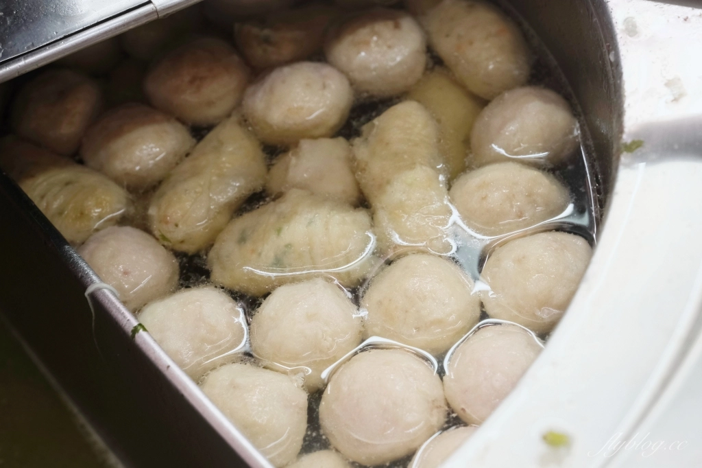 彰化美食｜順利肉圓．加了肉絲的的隱藏版肉圓，碗粿也好吃又有特色 @飛天璇的口袋