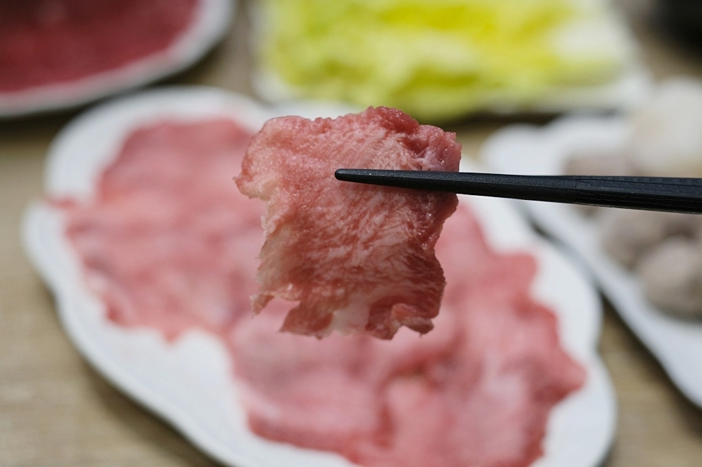 台中南屯｜演藝牛鍋｜師承嘉義名店東方葉牛肉鍋，擁有自家配合屠宰場的溫體牛演藝牛鍋 @飛天璇的口袋