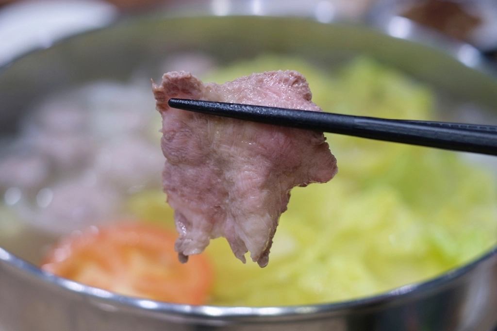 台中南屯｜演藝牛鍋｜師承嘉義名店東方葉牛肉鍋，擁有自家配合屠宰場的溫體牛演藝牛鍋 @飛天璇的口袋