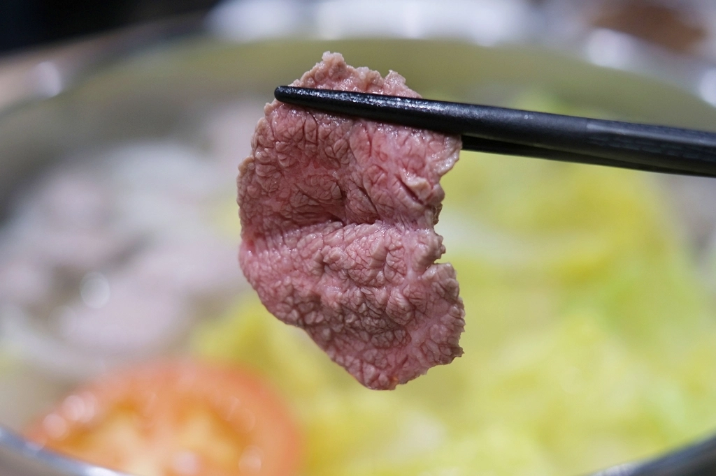 台中南屯｜演藝牛鍋｜師承嘉義名店東方葉牛肉鍋，擁有自家配合屠宰場的溫體牛演藝牛鍋 @飛天璇的口袋